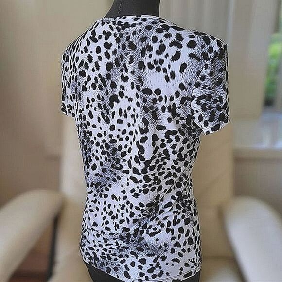 Bailey black & white cheetah print short sleep faux wrap blouse size M - Picture 2 of 11